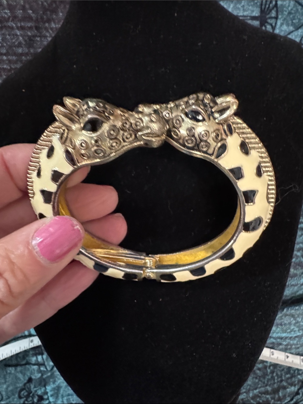 Vintage Gold and Cream Giraffe Head Hinged Bangle Bracelet